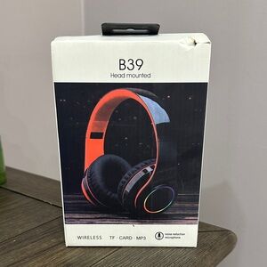 B39 Wireless Headphones - Black and Orange